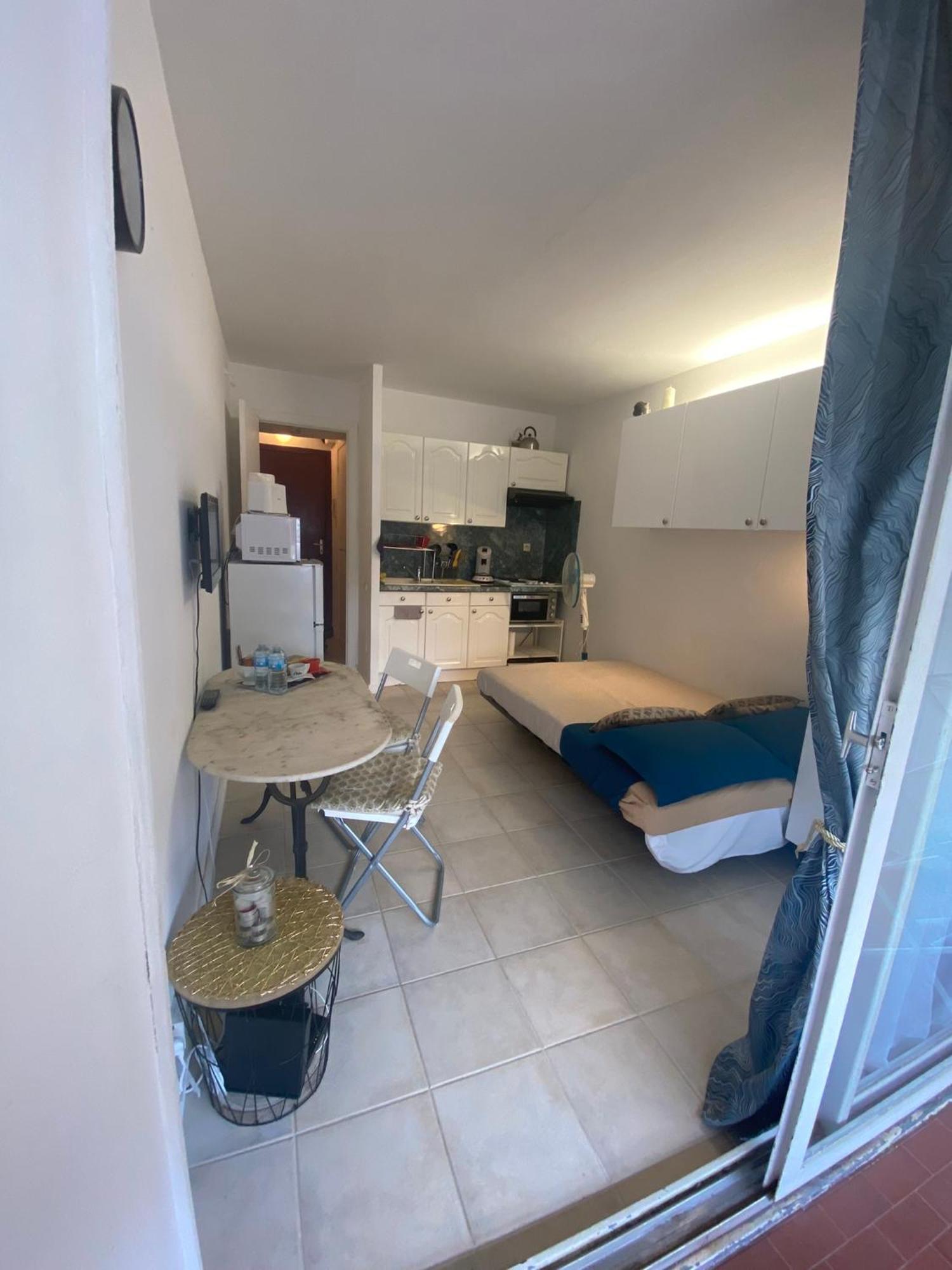 Joli Studio Neuf Av Terrasse A 50 M De La Mer Et Gare Roquebrune-Cap-Martin Exterior photo